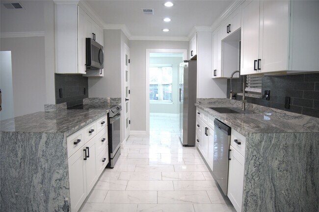 Building Photo - 10203 Huntington Way Dr