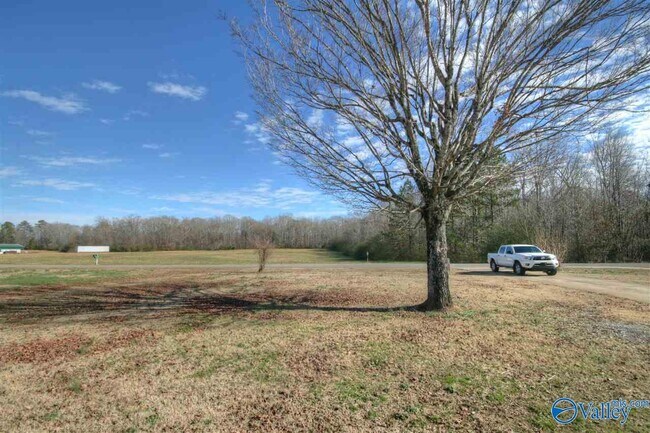 Building Photo - 15651 Eastep Rd