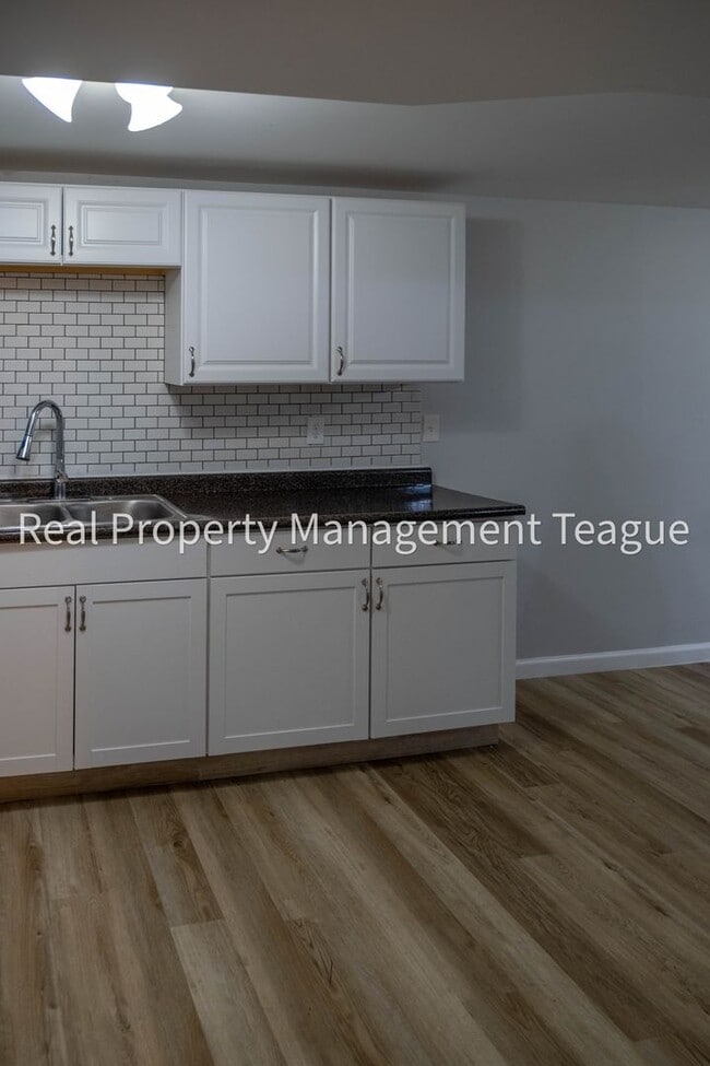 Building Photo - Heat and Utilities Paid by Owner!