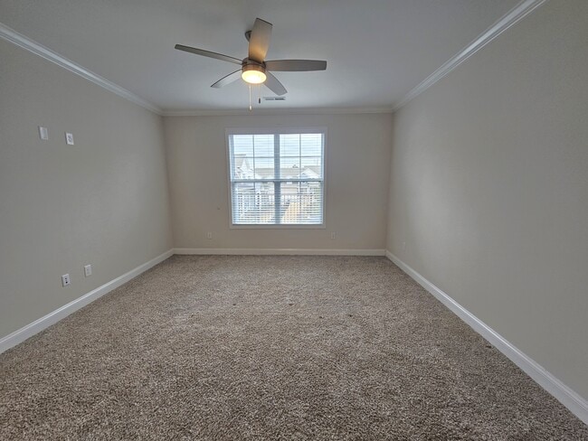 Building Photo - 9 Red Lion Rd