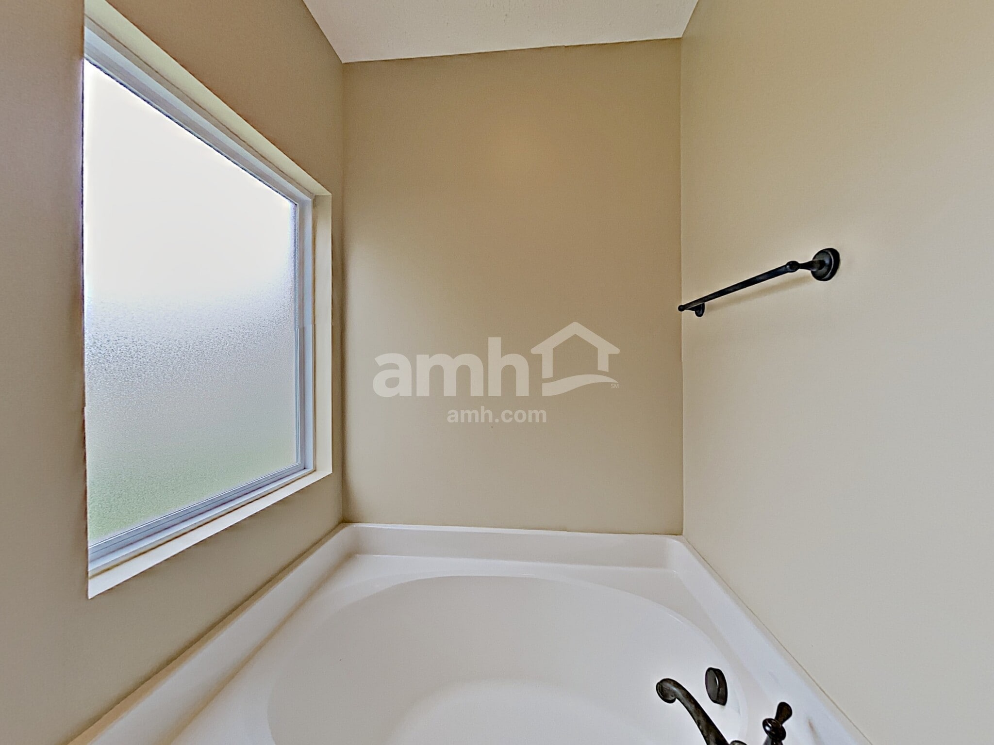 Building Photo - 8013 Mandan Dr