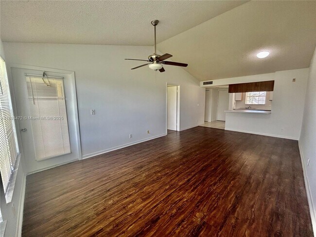 Building Photo - 6292 La Costa Dr