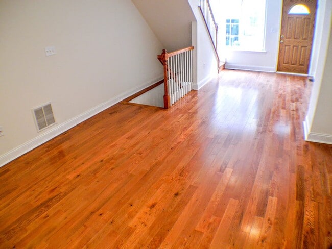 Building Photo - Graduate Hospital Home