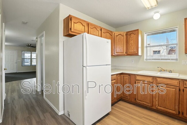 Building Photo - 345 N 15th St