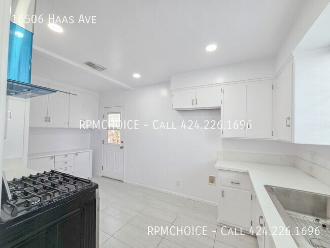 Building Photo - 16506 Haas Ave