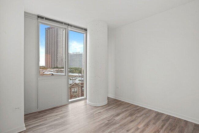 Building Photo - 3711 N Halsted St