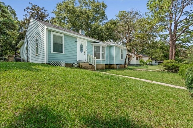 Building Photo - 2063 S Gimon Cir