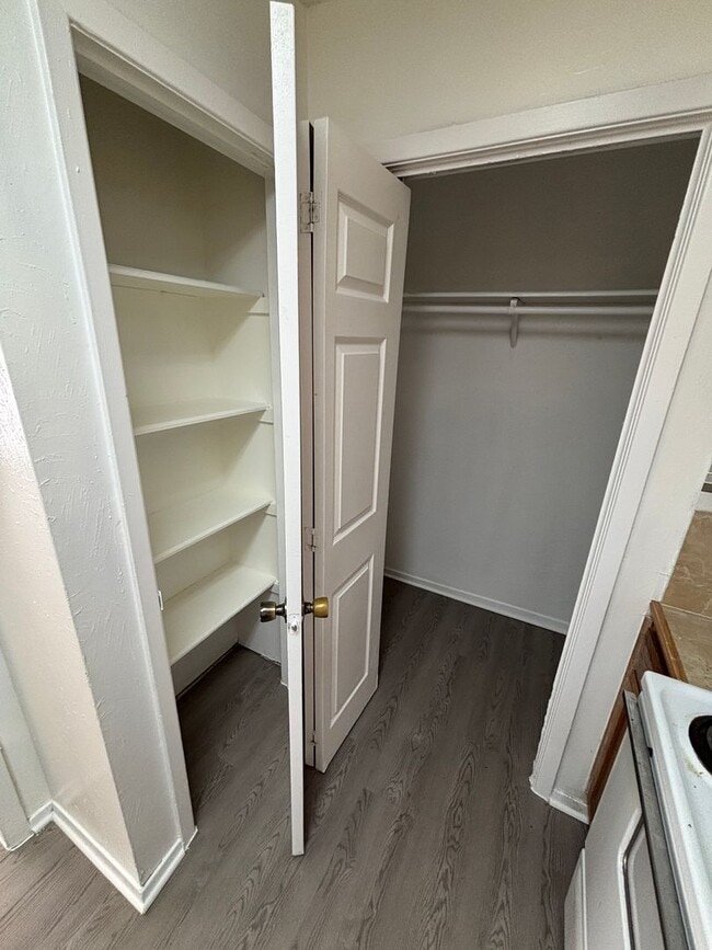 Building Photo - 2105 Courtney St