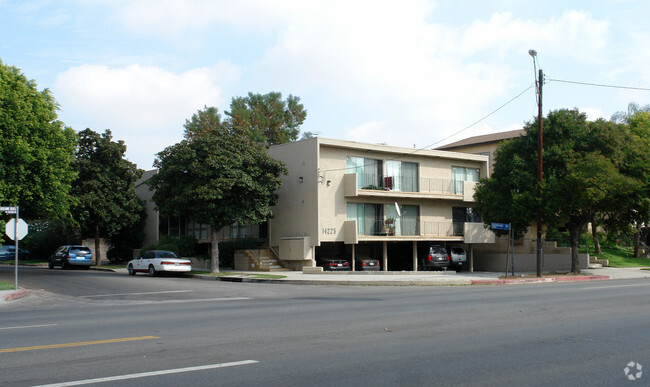 Building Photo - 14225 Burbank Blvd