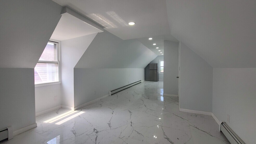 Building Photo - 213 Fowler Ave