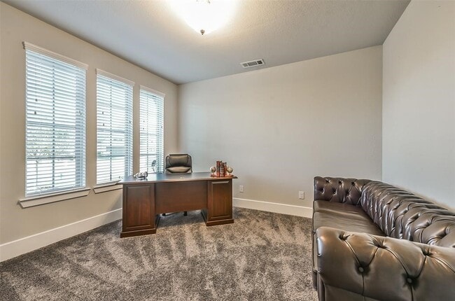 Building Photo - 16526 Whiteoak Canyon Dr