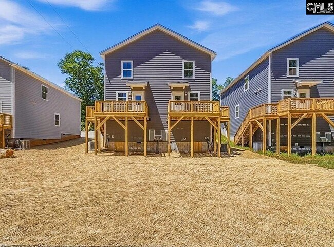 Building Photo - 255 Vanderbilt Rd