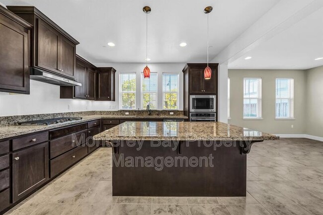 Building Photo - 3008 Lighthouse Ln