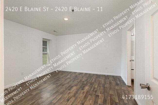 Building Photo - 2420 E Blaine St