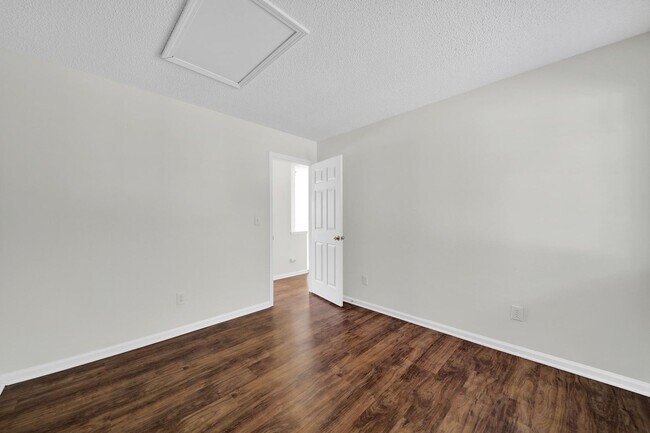 Building Photo - Lovely 4 Bed 2.5 Bath Home in Charlotte!