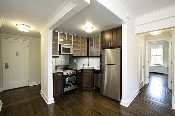 Building Photo - 235 W End Ave