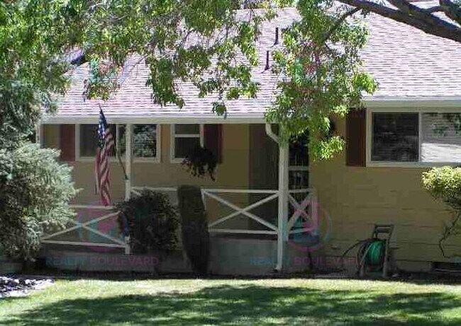 Building Photo - 1360 W 12th St