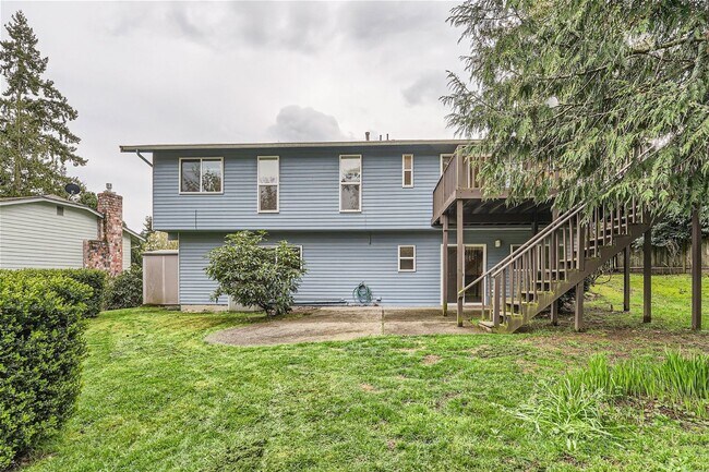 Building Photo - Amazing 4Bed/2.5Bath Home with Fully Fenced Backyard in Bellevue!