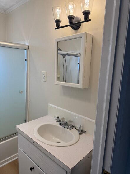 Building Photo - 112 Holland Dr