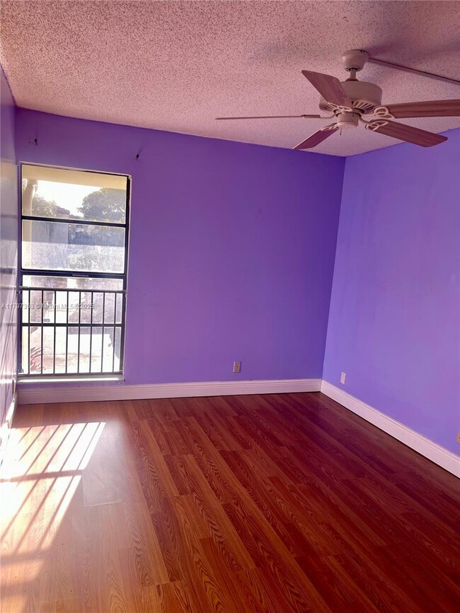 Building Photo - 6695 Racquet Club Dr