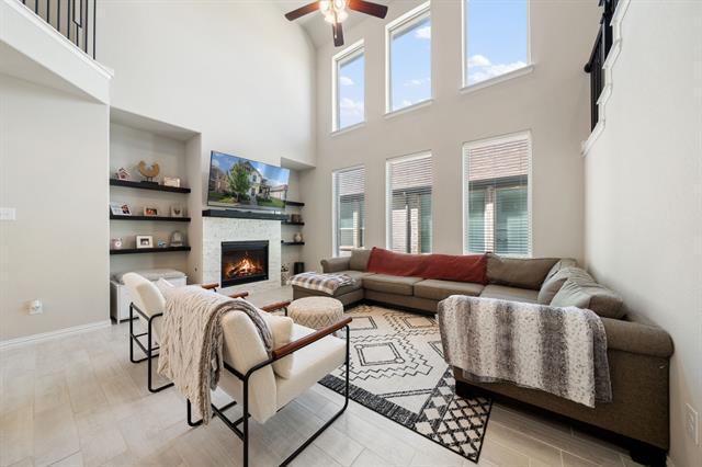 Building Photo - 2093 Almassera Dr