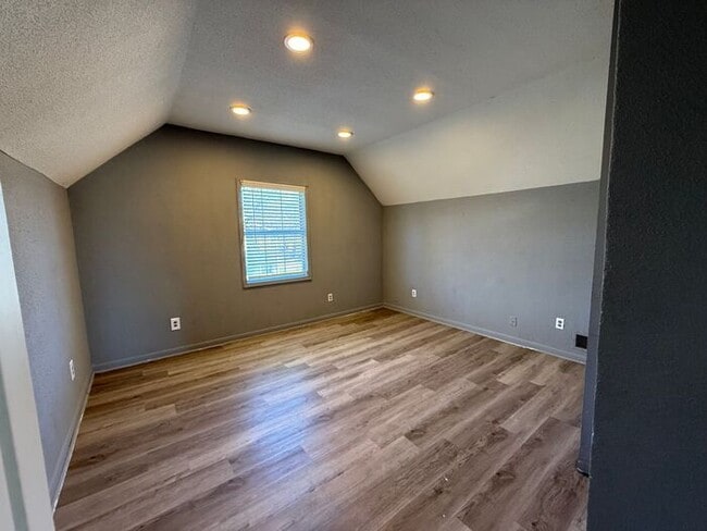 Building Photo - Charming Franklinton Home