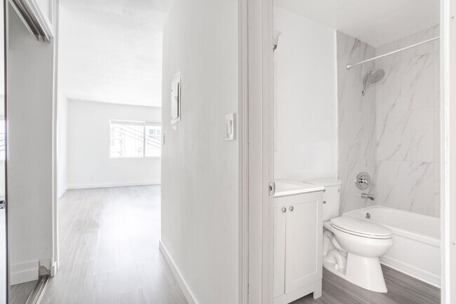 Interior Photo - Larrabee Square Apartments