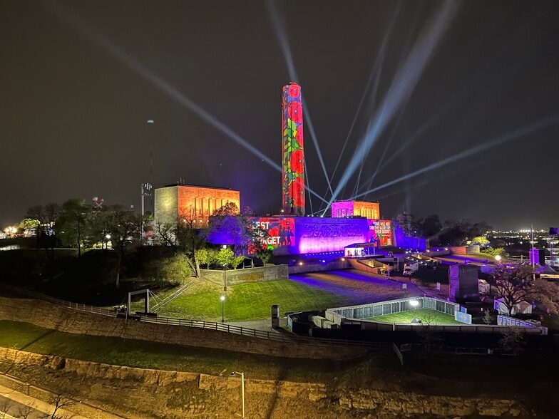 Building Photo - 2525 Main St