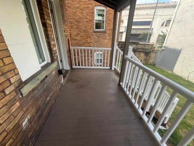 Building Photo - 350 Melwood Ave