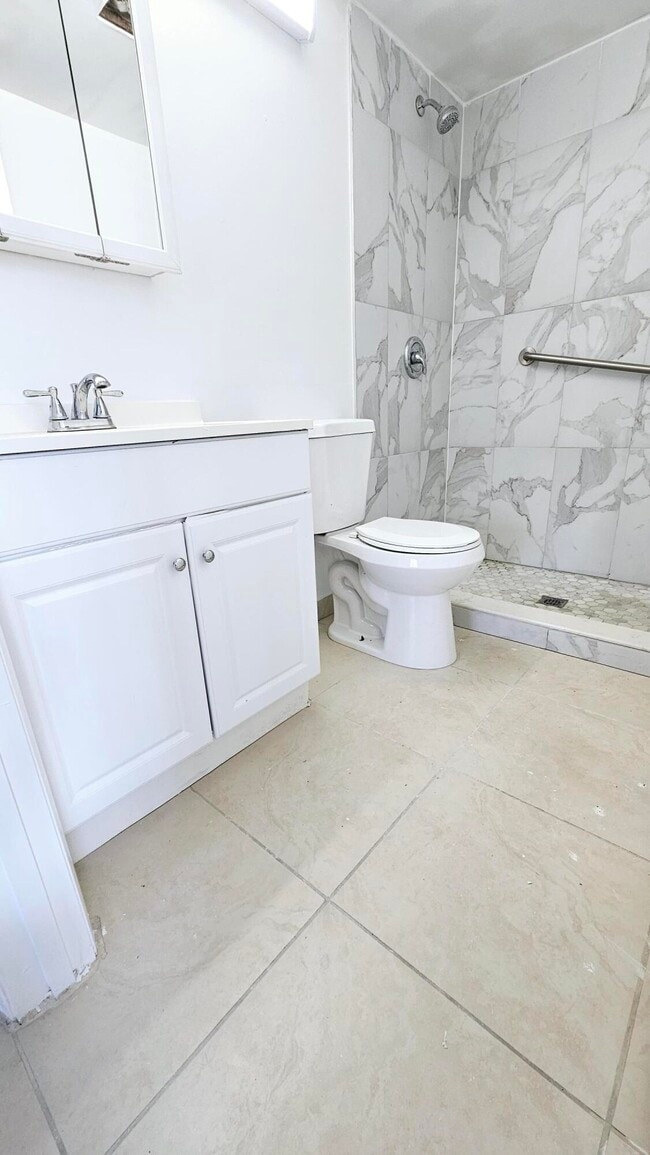 Building Photo - 1001 Green Pine Blvd