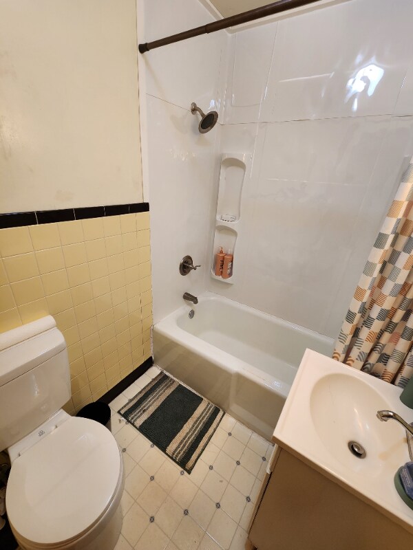 Building Photo - 757 Hickory St