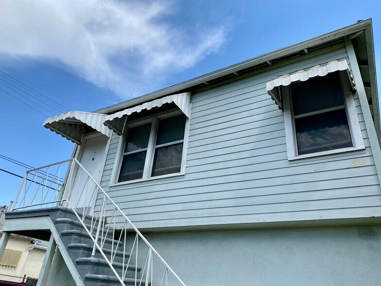 Front Door - 2914 Cimarron St