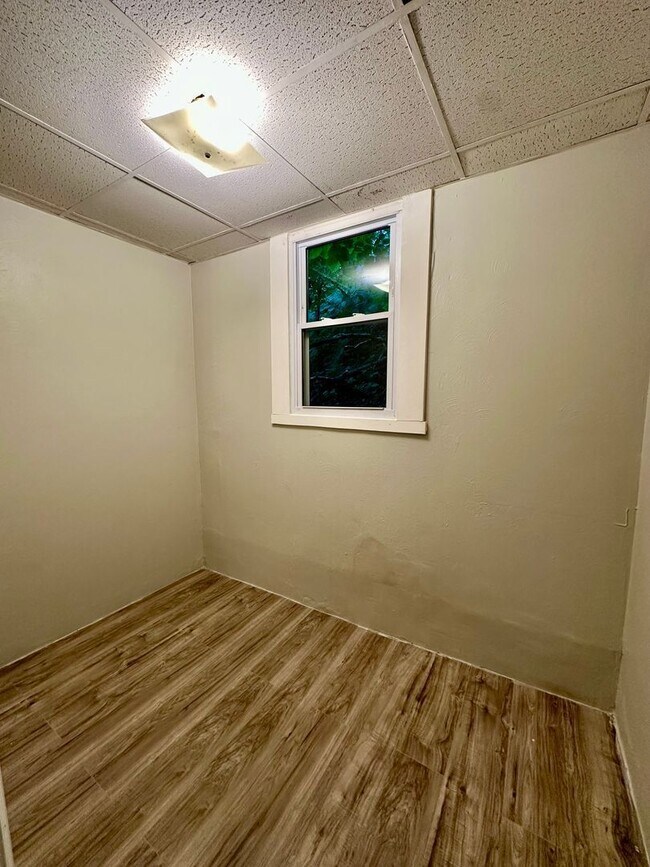 Building Photo - 1017 Emporia St