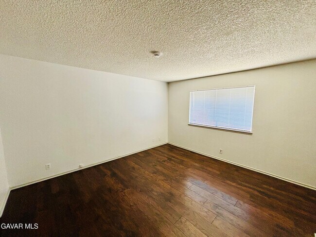 Building Photo - 2308 Edam St