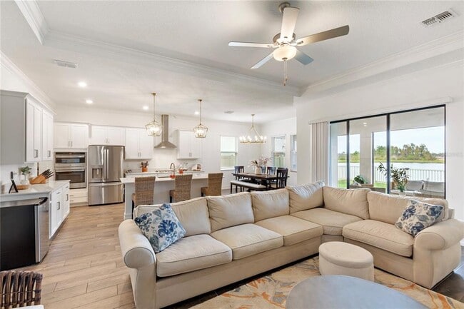 Building Photo - 8692 Little Bluestem Dr