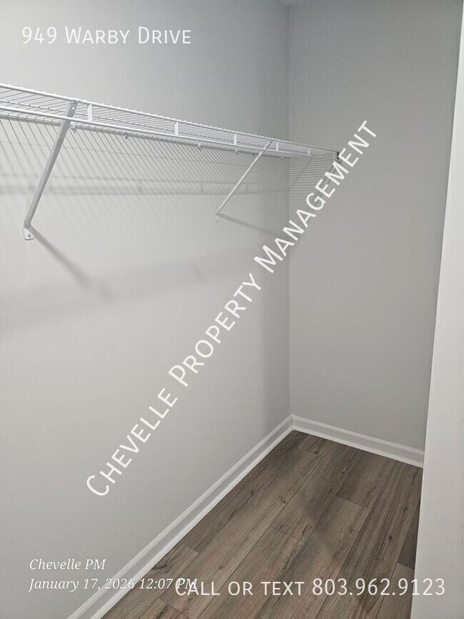 Building Photo - 949 Warby Dr