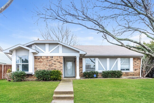 Primary Photo - 2114 High Bluff Dr