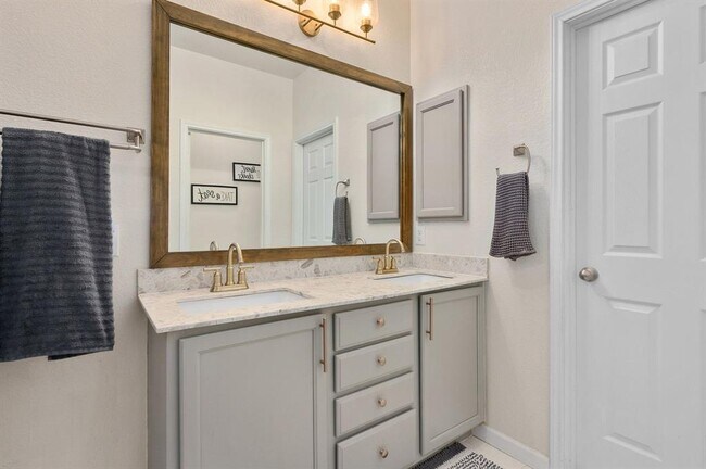 Building Photo - 13820 James Garfield St