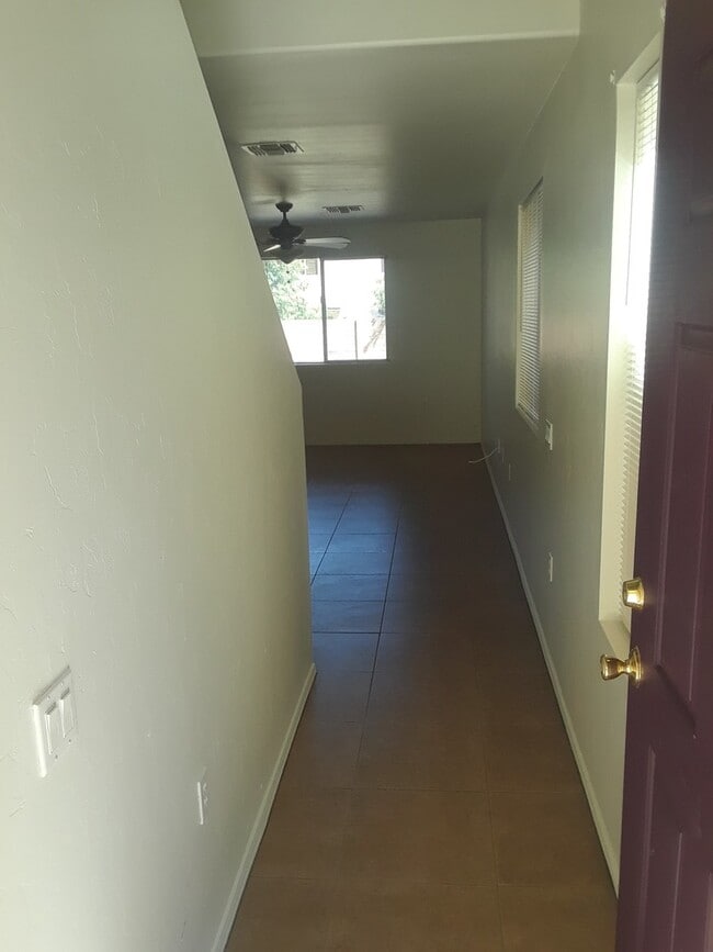 Building Photo - 3 Bedroom - 2.5 Bath - 1605 Sq Ft - Rancho Sahuarita Community - Sahuarita