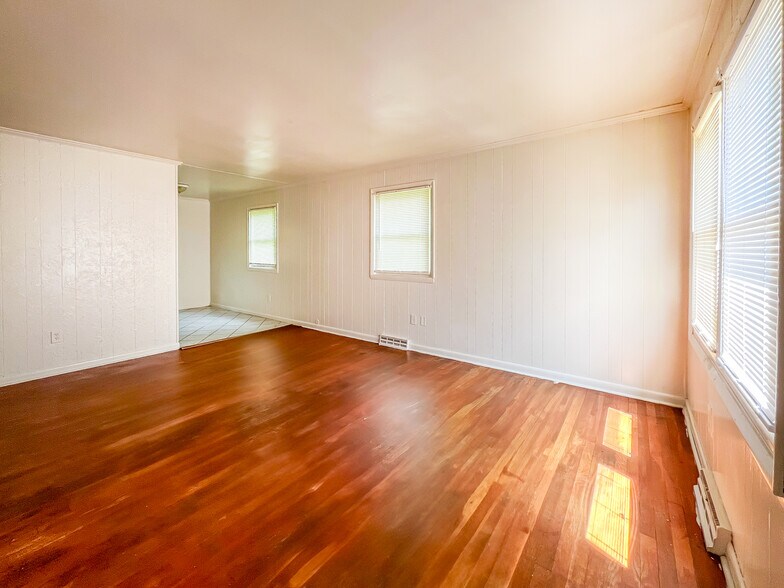 Building Photo - 1811 Owens Ct