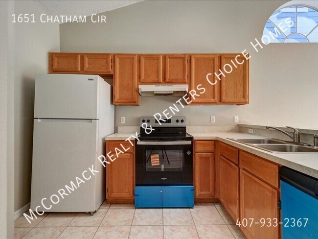 Building Photo - 1651 Chatham Cir