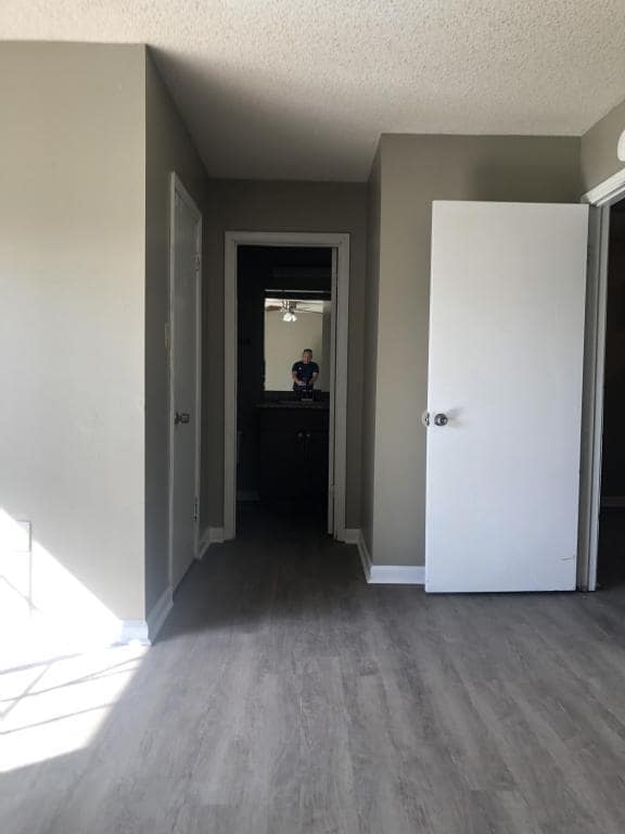 Building Photo - 2025 Sherwood Meadow Dr