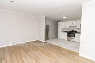 Building Photo - 1132 N Hickory St