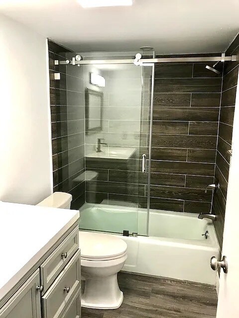 2nd bath - 200 Valley Stream Dr