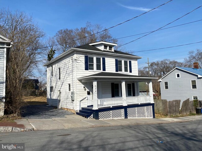 Building Photo - 124 E Monmouth St