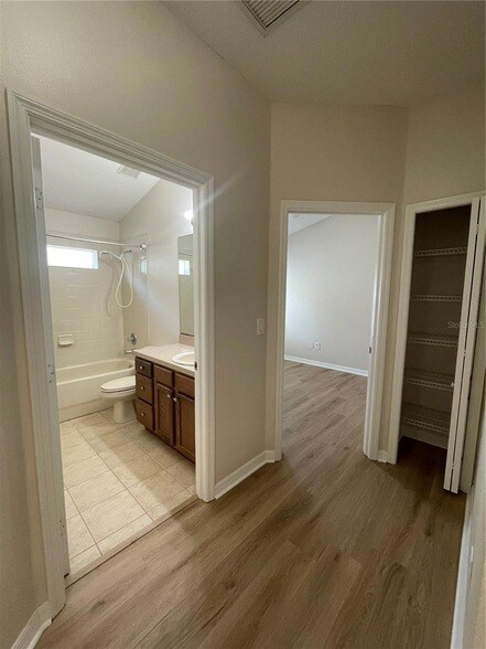 Building Photo - 3849 Washburn Pl