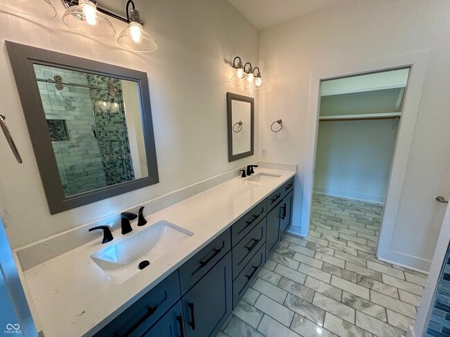 Building Photo - 2511 S Delaware St