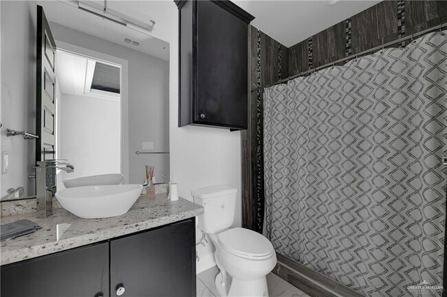 Building Photo - 20 West Dr