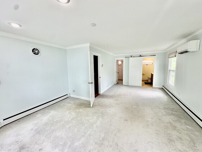Building Photo - 2115 Lake Rd