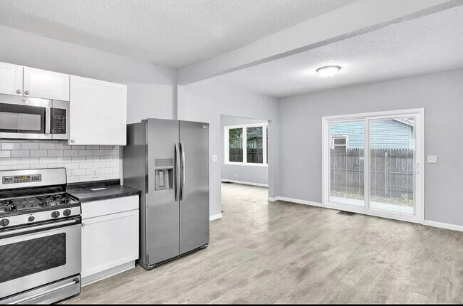 Building Photo - 1029 Sherman Ave